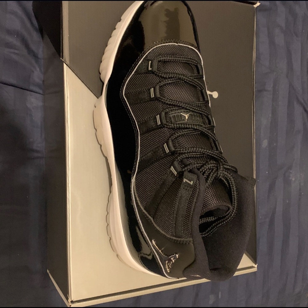 Jordan 11 Jubilee - Picture 3 of 4